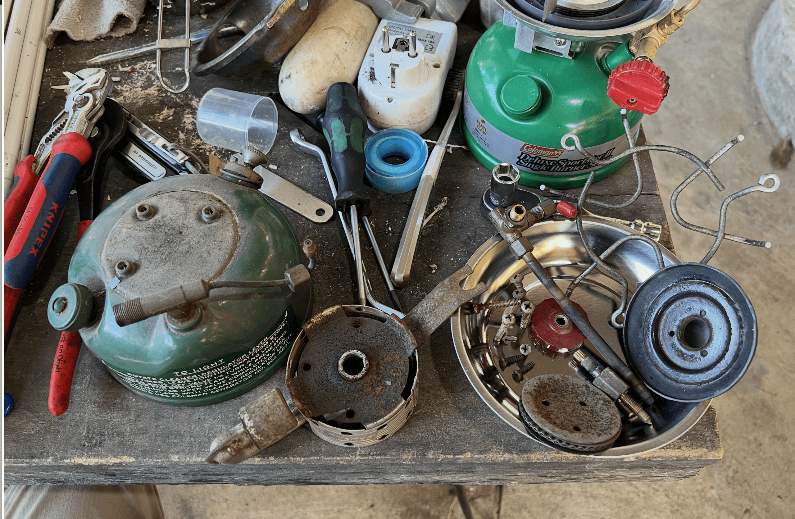 10 sai lầm khi dùng bếp xăng coleman – Đừng Để “Ông Vua Bếp Cổ” Hỏng Vì Những Lỗi Cơ Bản Này!